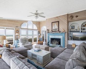 Slow M'ocean: Oceanfront, Elevator, 4br, 4.5ba, Community Pool - Pine Knoll Shores - Sala de estar