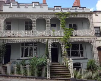 8a Spring Gardens - Haverfordwest - Gebäude