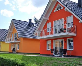 Ferienwohnungen Appartements - Ferienhaus Müritzwelle - Röbel/Müritz - Gebäude