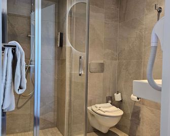 Hôtel Confort La Rochelle Centre les Minimes - Λα Ροσέλ - Κρεβατοκάμαρα