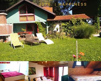 Fairytale wooden house by Ljubljana with 5 G Internet and Jakuzzi - Grosuplje - Patio