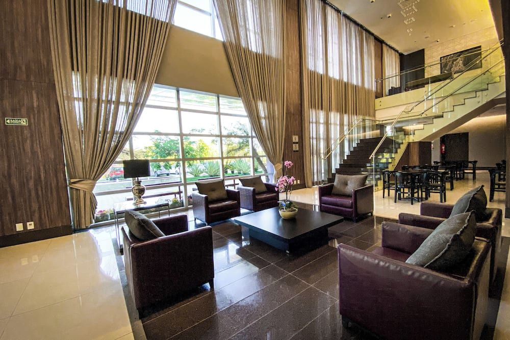 Hotel Rainha do Brasil - אפרסידה - לובי