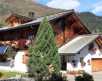 B&B Haus im Sand - דאבוס - בניין