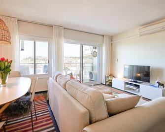 Stunning Apartment In Arenys De Mar - Arenys de Mar - Living room