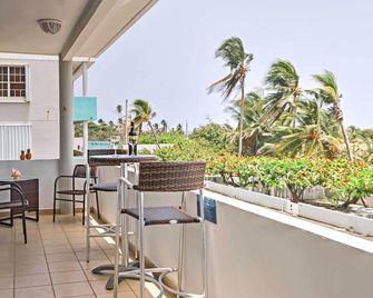 Tropical Caribbean Bungalow w/ Ocean Views & Pool - Manatí - Balcón