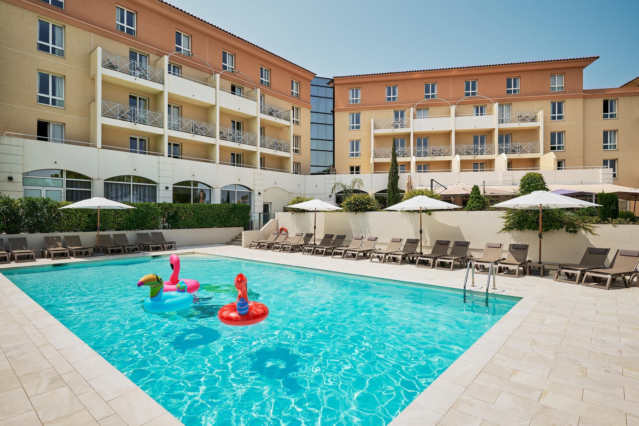 هوتل بيردي باي هابي كالتشر - ايكس-أن-بروفانس - حوض السباحة