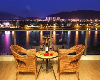 Badminton Hotel - Lingshui - Balcón