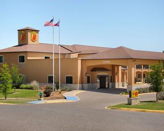 Super 8 by Wyndham Stephenville - Stephenville - Building