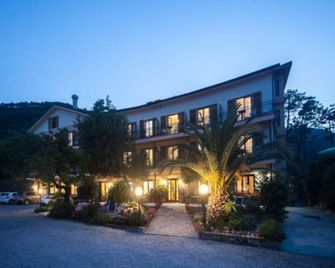 Suisse Bellevue - Monterosso al Mare - Edificio