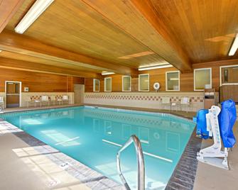 Best Western Plus Rama Inn & Suites - La Grande - Bazén