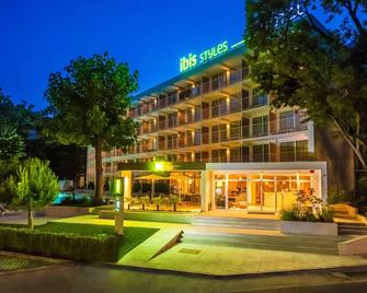 ibis Styles Golden Sands Roomer Hotel - Goldstrand - Gebäude