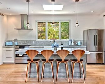 Beautiful Spacious Arthaus! - Healdsburg - Cocina