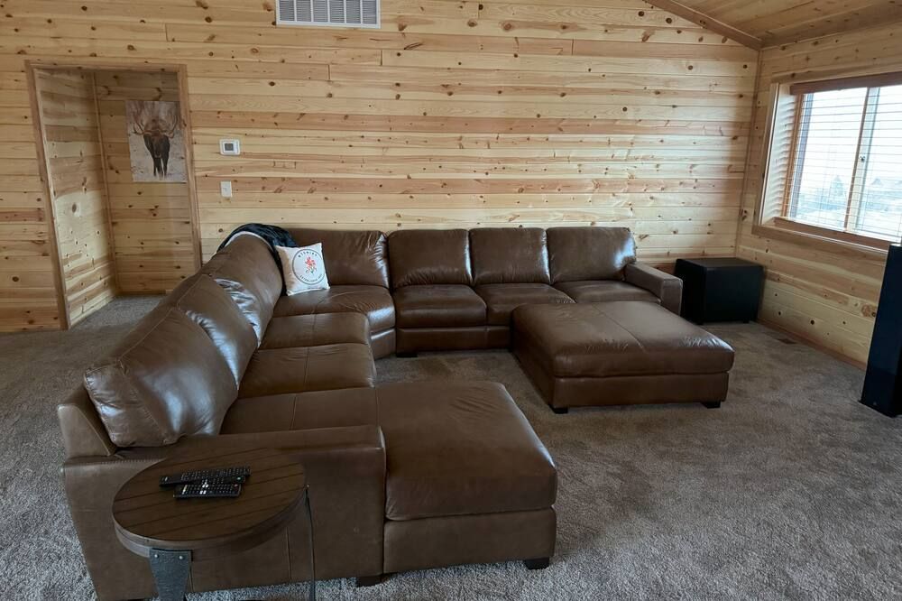 Buffalo Run. 4 Bedroom/4 Bath Home located on the Golf Course at Devil's Tower.