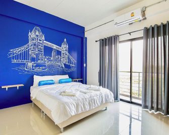 Pj Loft Hotel - Lop Buri