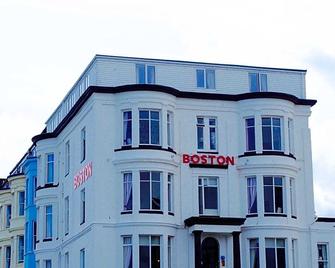 Boston Hotel - Scarborough - Building