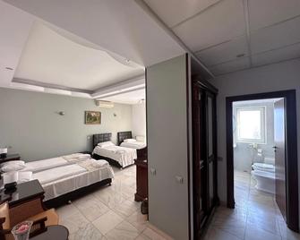 Hotel Bliss - Bucharest - Bedroom