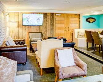 Warwickshire Park Hotel Kenilworth by Belvilla - Warwick - Living room