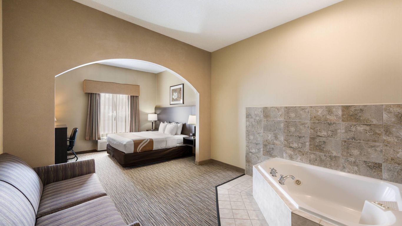 Quality Inn and Suites Fishkill South near I-84