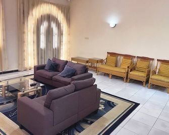 Paramaribo Villa 8p Full Airco Near Mall - Paramaribo - Huiskamer