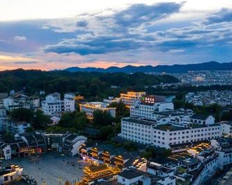 Wuyuan Ruiyi Xingjiangwan Holiday Hotel (Zhuzi Pedestrian Street) - Shangrao - Sala de estar