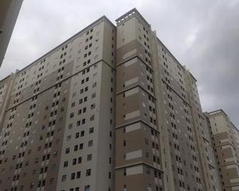 2br Apartemen Kalibata City By Aisyah Ling - Jakarta - Living room