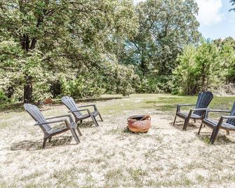 The Burrow - Chickamauga - Patio