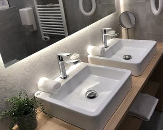 Fasthôtel Biarritz Bidart CÔte-Basque - Un Hôtel Fh Collection - Bidarte - Baño