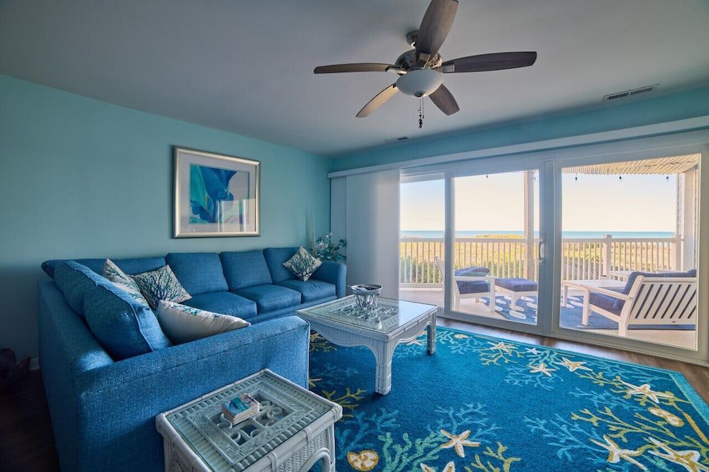 Luxury Oceanview Condo, Steps to the Beach