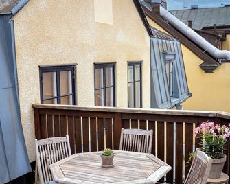 Adelsgatan Bed & Breakfast - Visby - Balcón
