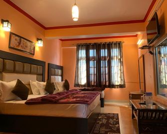Hotel Rock Stone - Mussoorie - Phòng ngủ