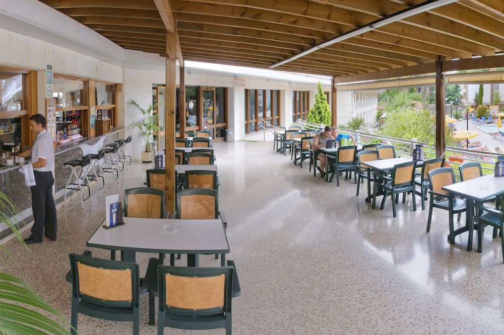 جي أتش تي أواسيز بارك آند سبا