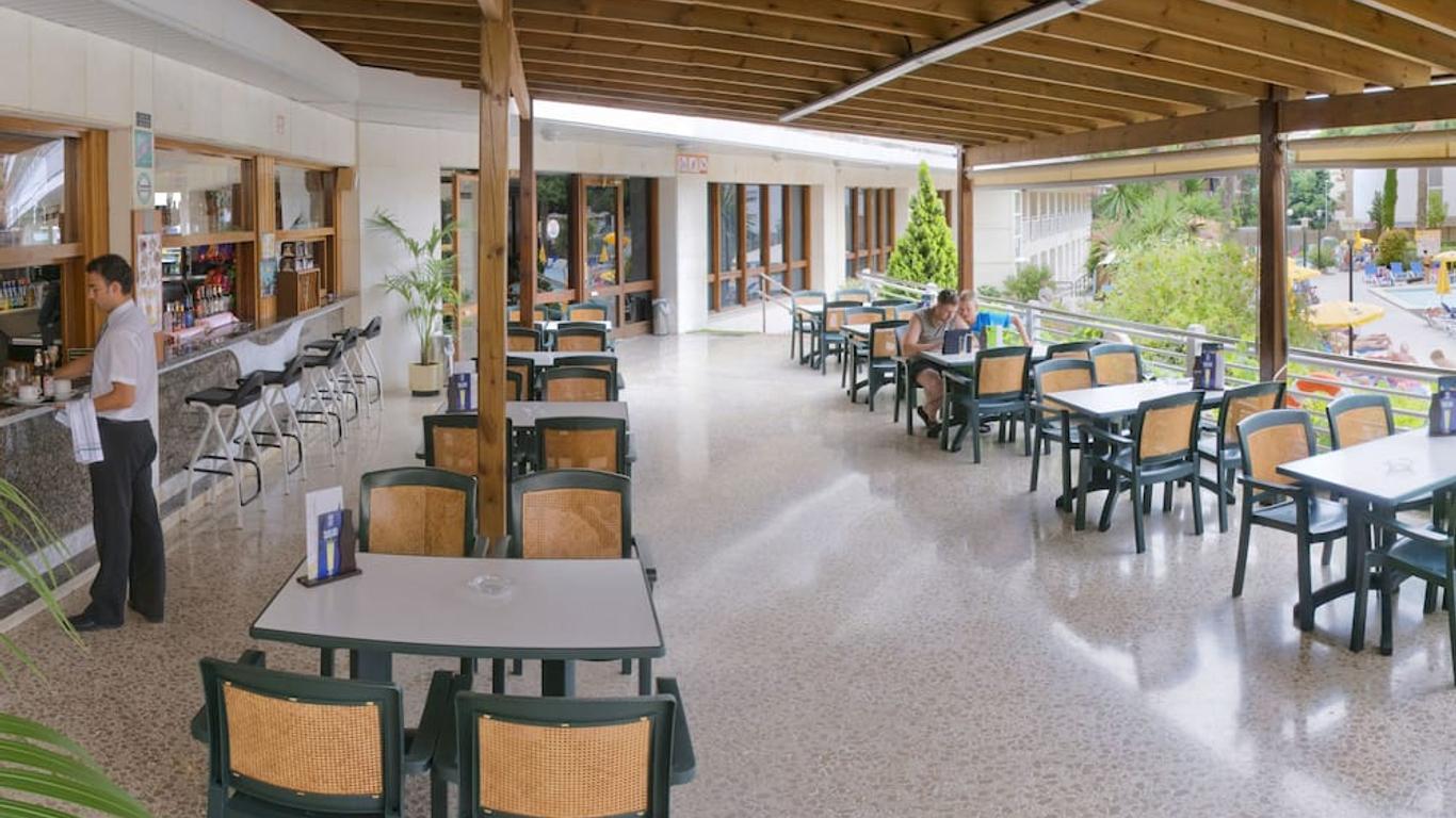 هوتل جي إيتش تي أواسيس بارك آند سبا