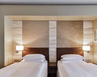 Dorint Hotel am Heumarkt Köln - Köln - Makuuhuone
