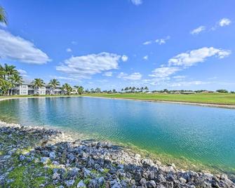 Luxury Golf Villa ใน Lely Resort ที่สวยงามพร้อมสระว่ายน้ำ - เนเปิลส์ - วิวภายนอก