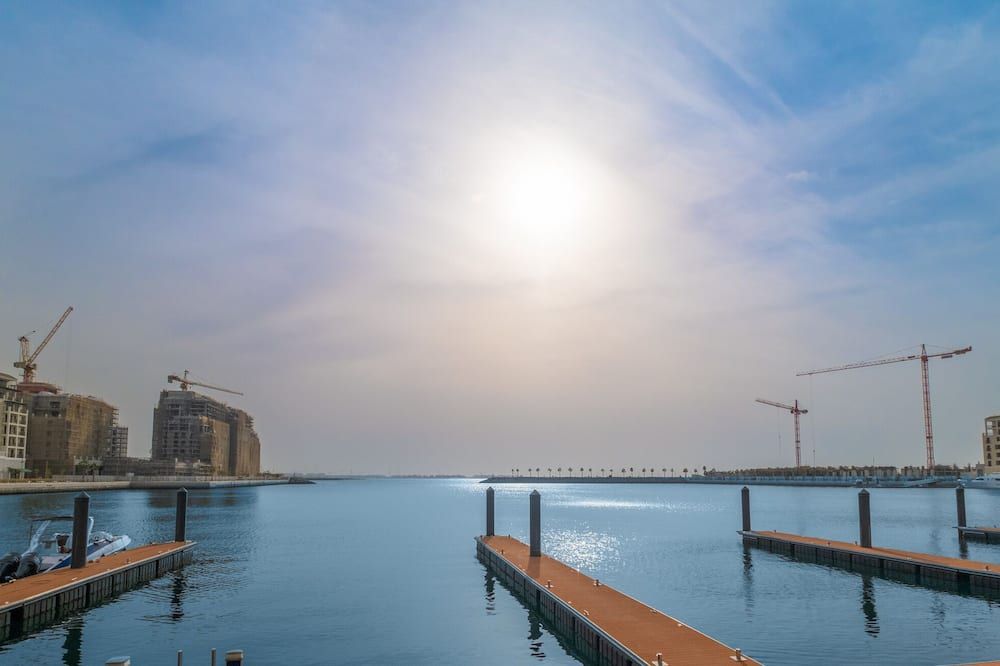 جناح فاخر في لا مير بإطلالة رائعة على البرج 3 - دبي - حوض السباحة