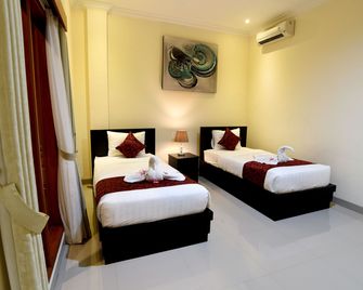 Tom's Inn Pecatu - South Kuta