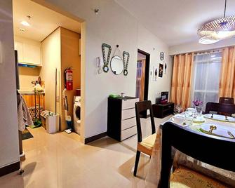 Evelyn's Azure Escapes at Boracay Newcoast - Boracay - Yemek odası