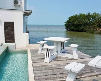 See Belize Waterside Sea View Apt For 6 With Kitchen, Balcony, Infinity Pool & Overwater Deck, 2nd Floor - Belize City - Pool