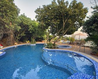 Bella Vista Resort - מהבלשוואר - בריכה