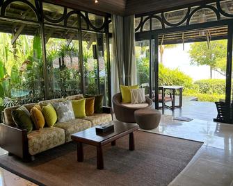 The Vijitt Resort Phuket (SHA Plus+) - Rawai - Living room