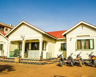 Hilltop Annex Hotel - Arua - Building