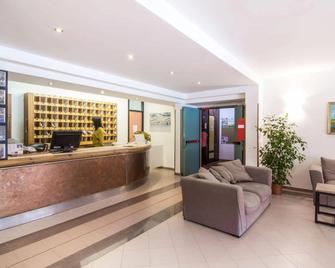 Hotel Verdeneve - Opi