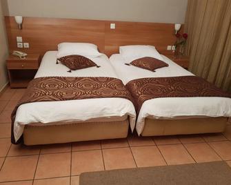 Glaros Hotel - Piraeus - Bedroom