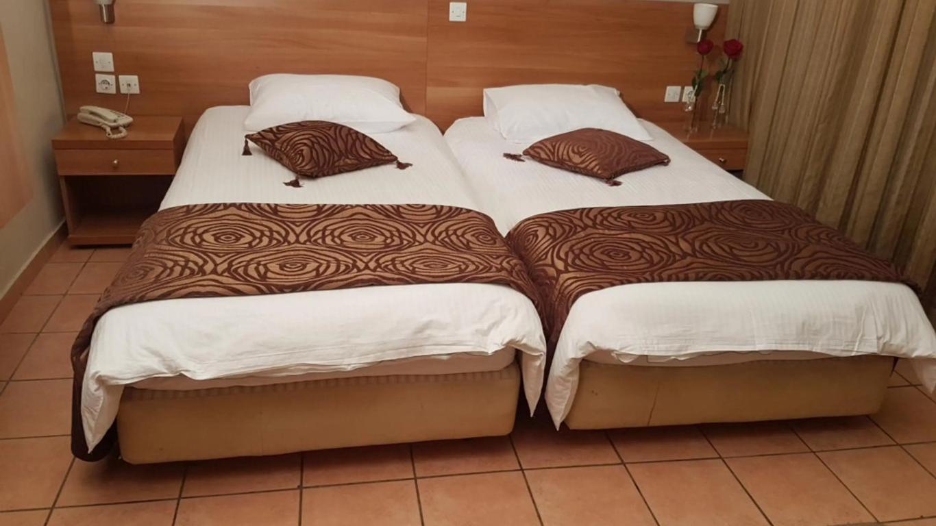 Glaros Hotel