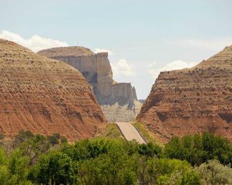 Cottage Near Bryce Canyon and Zion National Parks! - Cannonville - Building