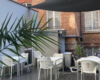 Within Walking Distance to Museum Œuvre Notre-Dame! Pets Allowed! - Estrasburgo - Patio