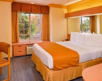 H3 Inn & Suites - Lax Airport - Los Angeles - Inglewood - Bedroom