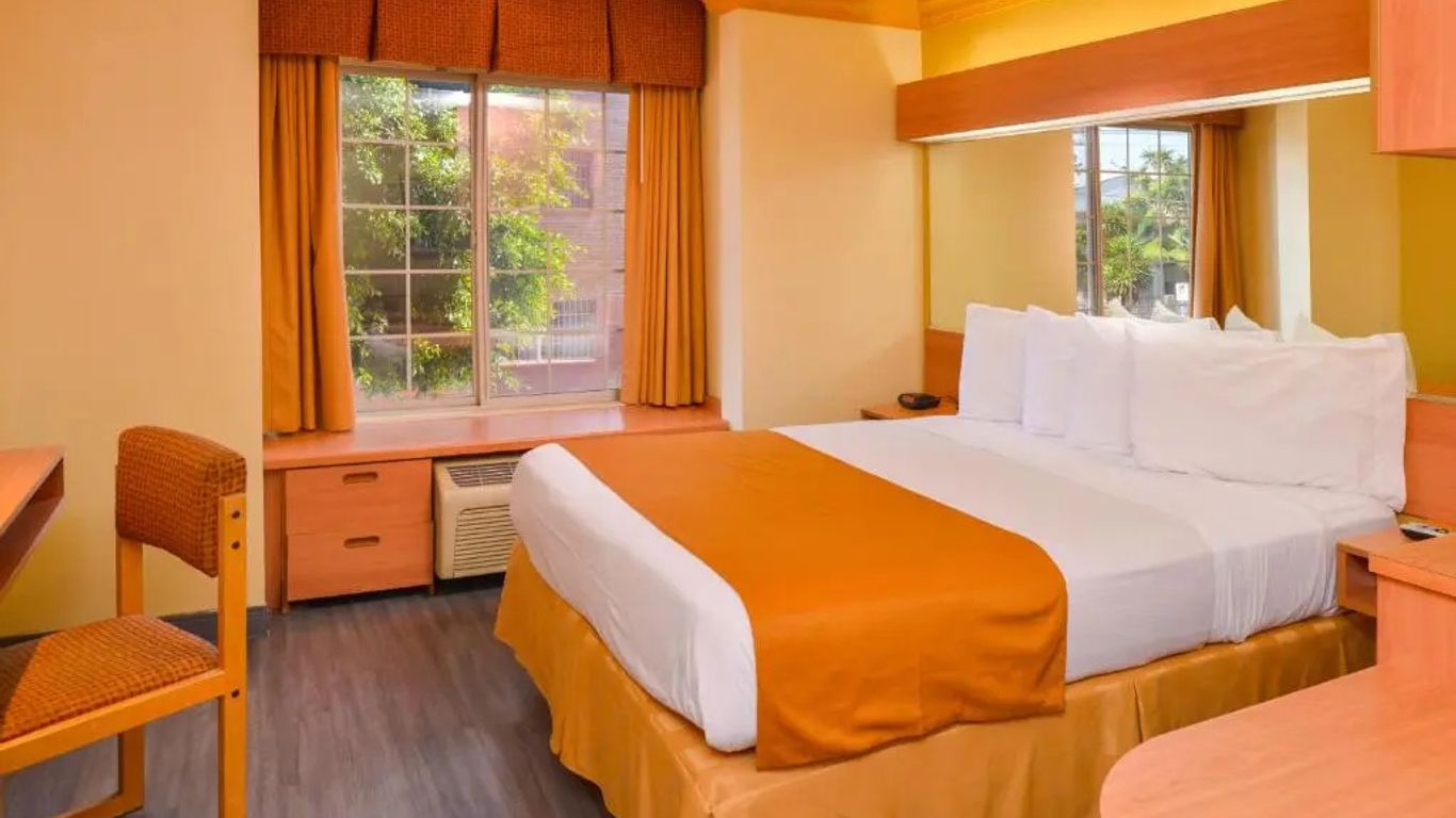 H3 Inn & Suites - Lax Airport - Los Angeles