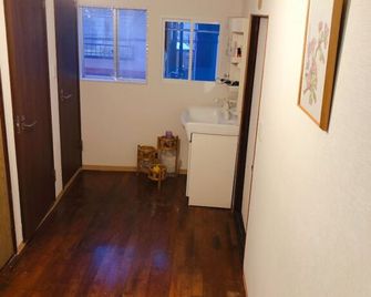 Guest House Ringo - Otaru - Hallway