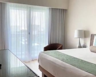 1BR Suite w/ Separate Living Room, Dining Area & Kitchen - Puerto Vallarta - Camera da letto